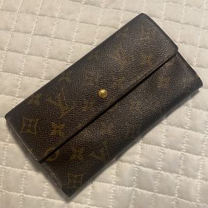 Louis Vuitton Vintage Monogram Portefeiulle Sarah Long Bifold Wallet Authentic